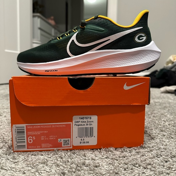 Green Bay Packer Nike Zoom Pegasus - Size 6.5 Men’s. - Picture 1 of 2